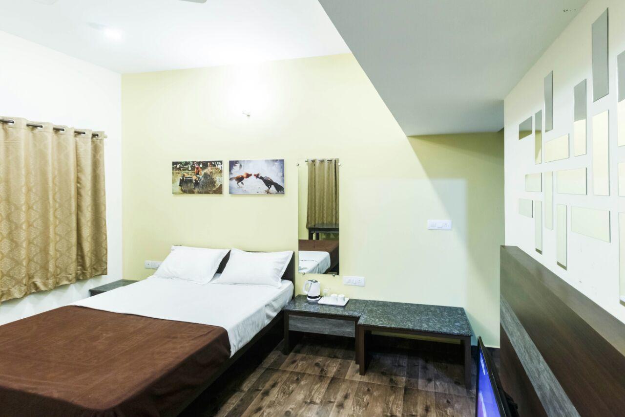 Karkera Comforts Hotel Madikeri Esterno foto