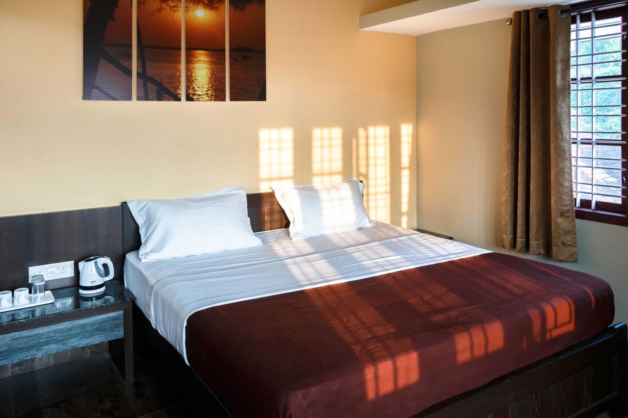 Karkera Comforts Hotel Madikeri Esterno foto
